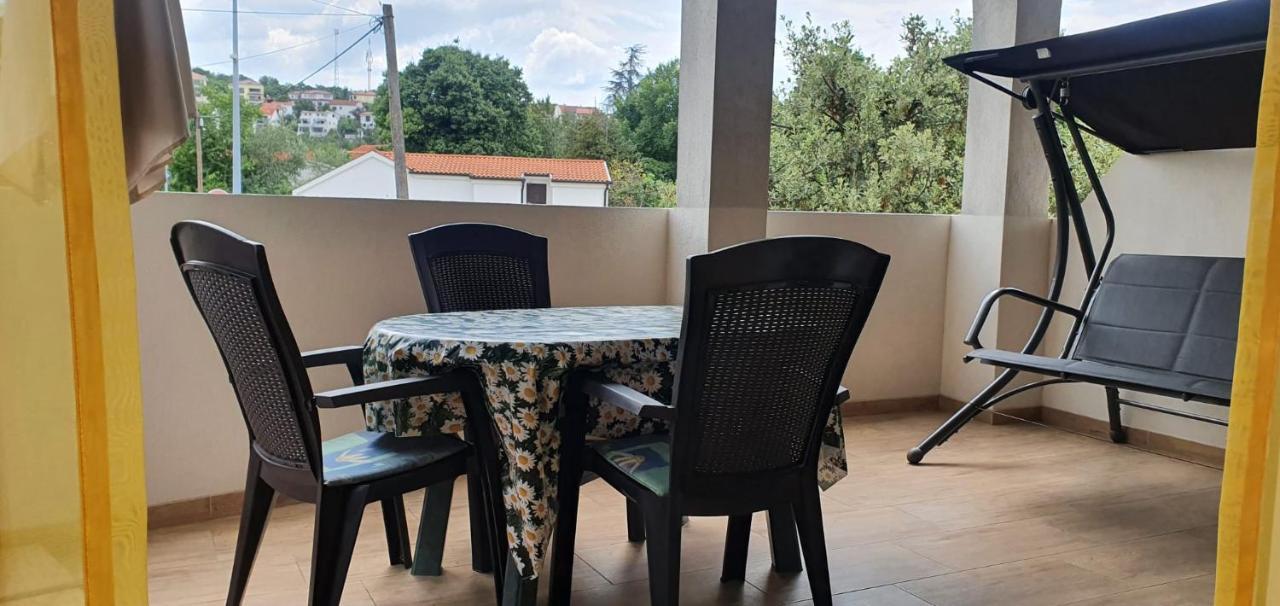Apartmani Sonia Нивице Экстерьер фото