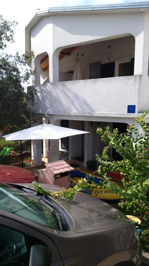Apartmani Sonia Нивице Экстерьер фото