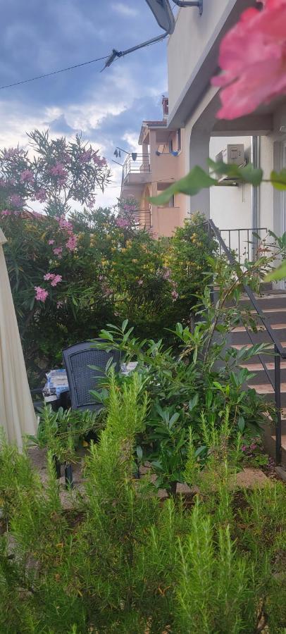 Apartmani Sonia Нивице Экстерьер фото